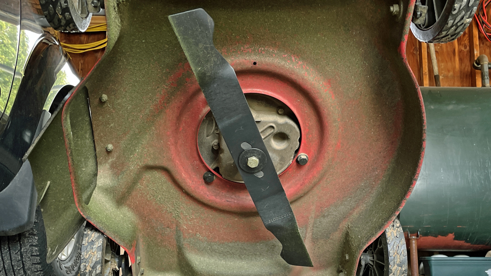 Does Width Matter On Lawn Mower Blades?