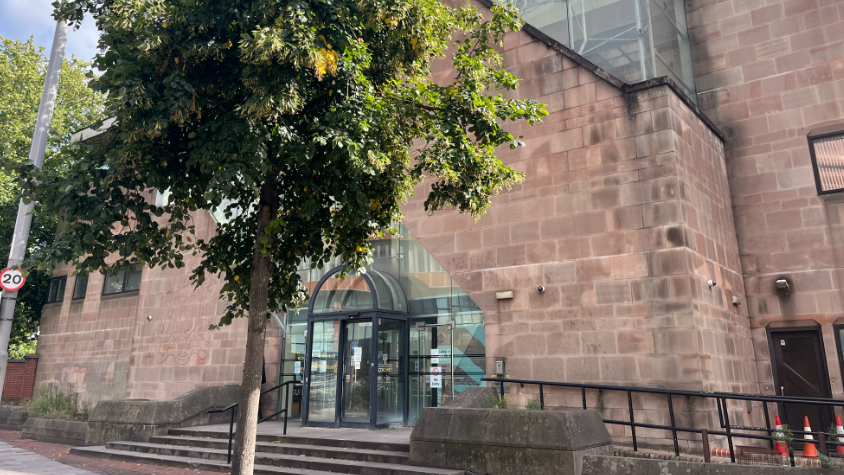 Court reopens after crack in wall forced closure