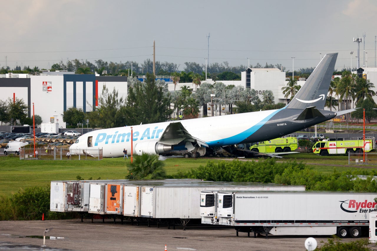 Photo: aol.com Miami : Cinq morts dans le crash d un avion cargo d Amazon