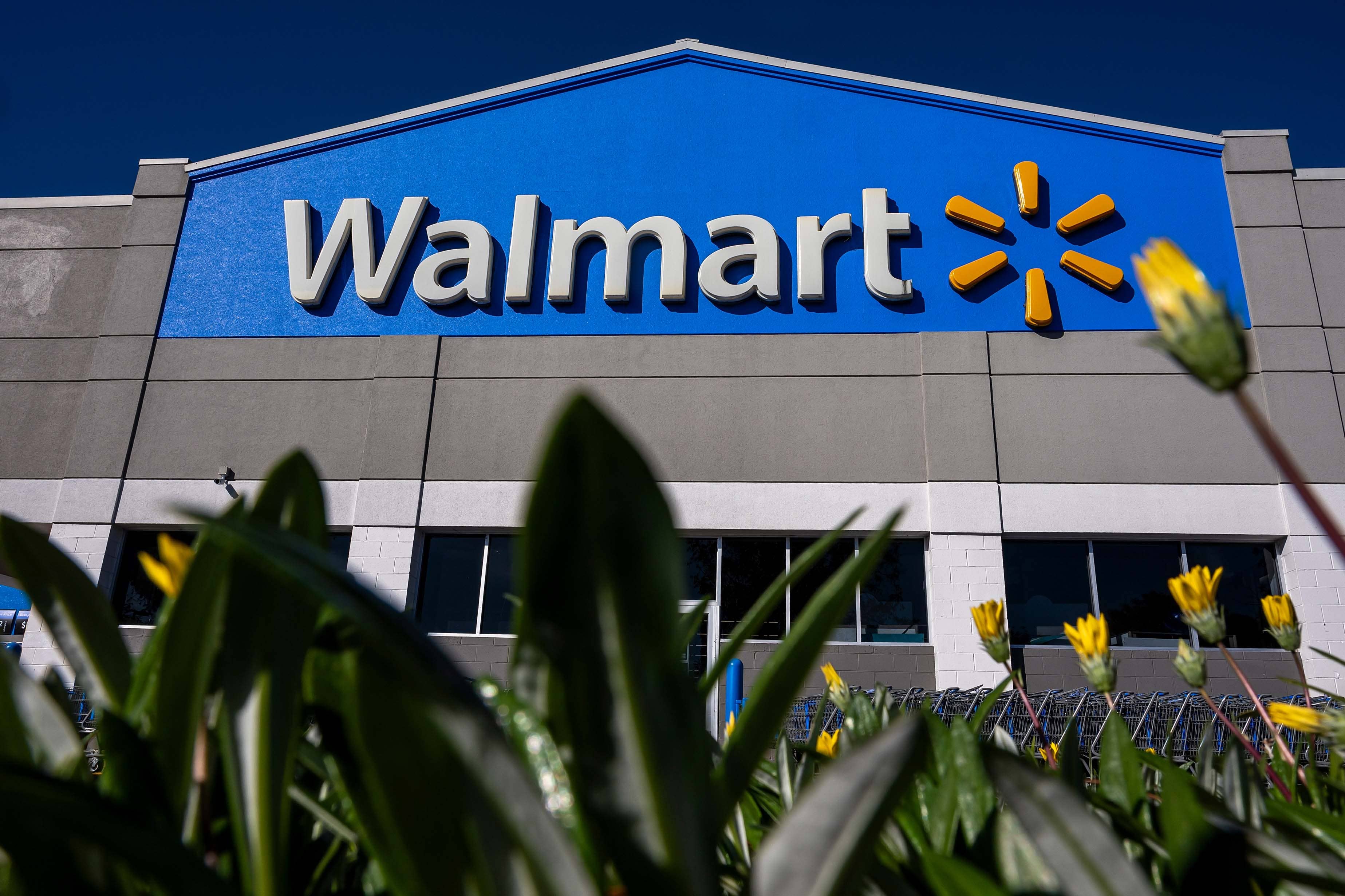Walmart’s $280 Pop-up Canopy Tent Is Now $62 — ‘Easy To Put Together’ - AOL