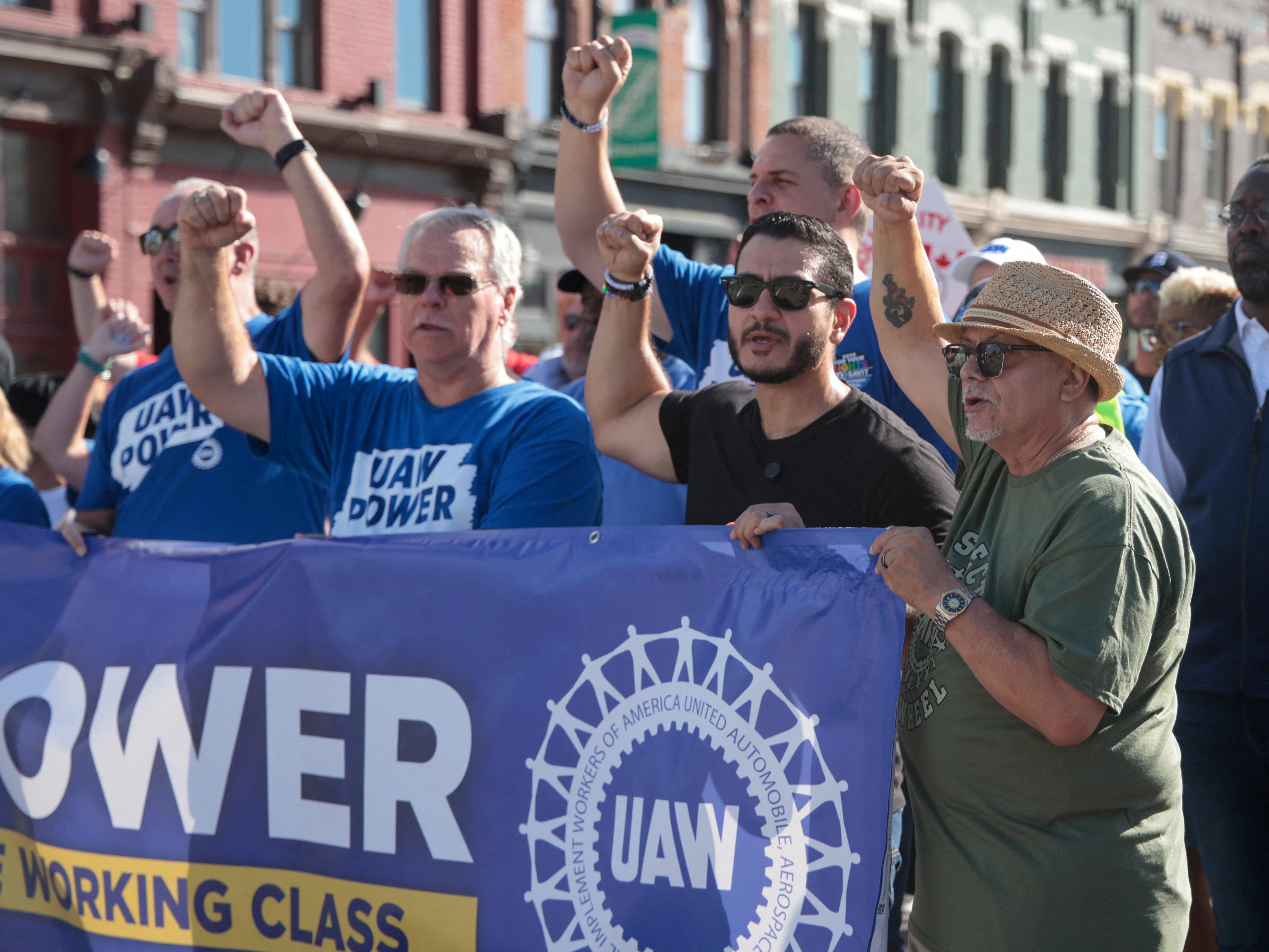 GOP spends Labor Day touting August jobs, Dems lift up union workers