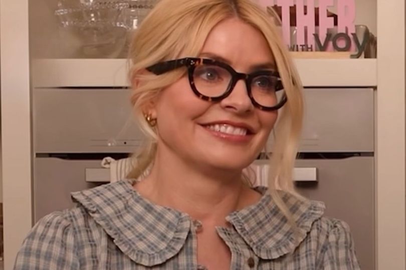 Holly Willoughby wears affordable £19 blouse and it's suprisingly still in stock