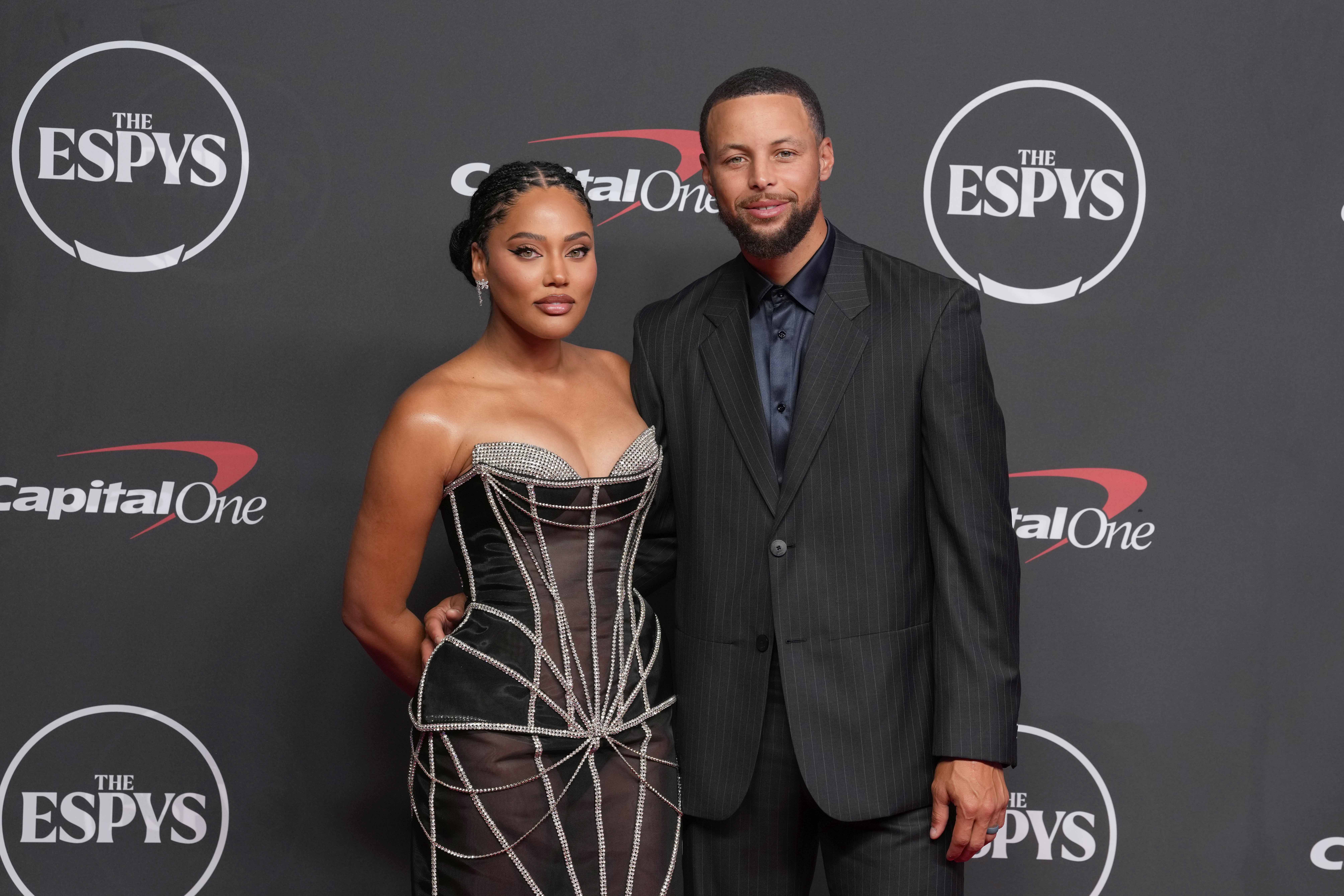 Ayesha Curry sends Stephen Curry warning to NBA