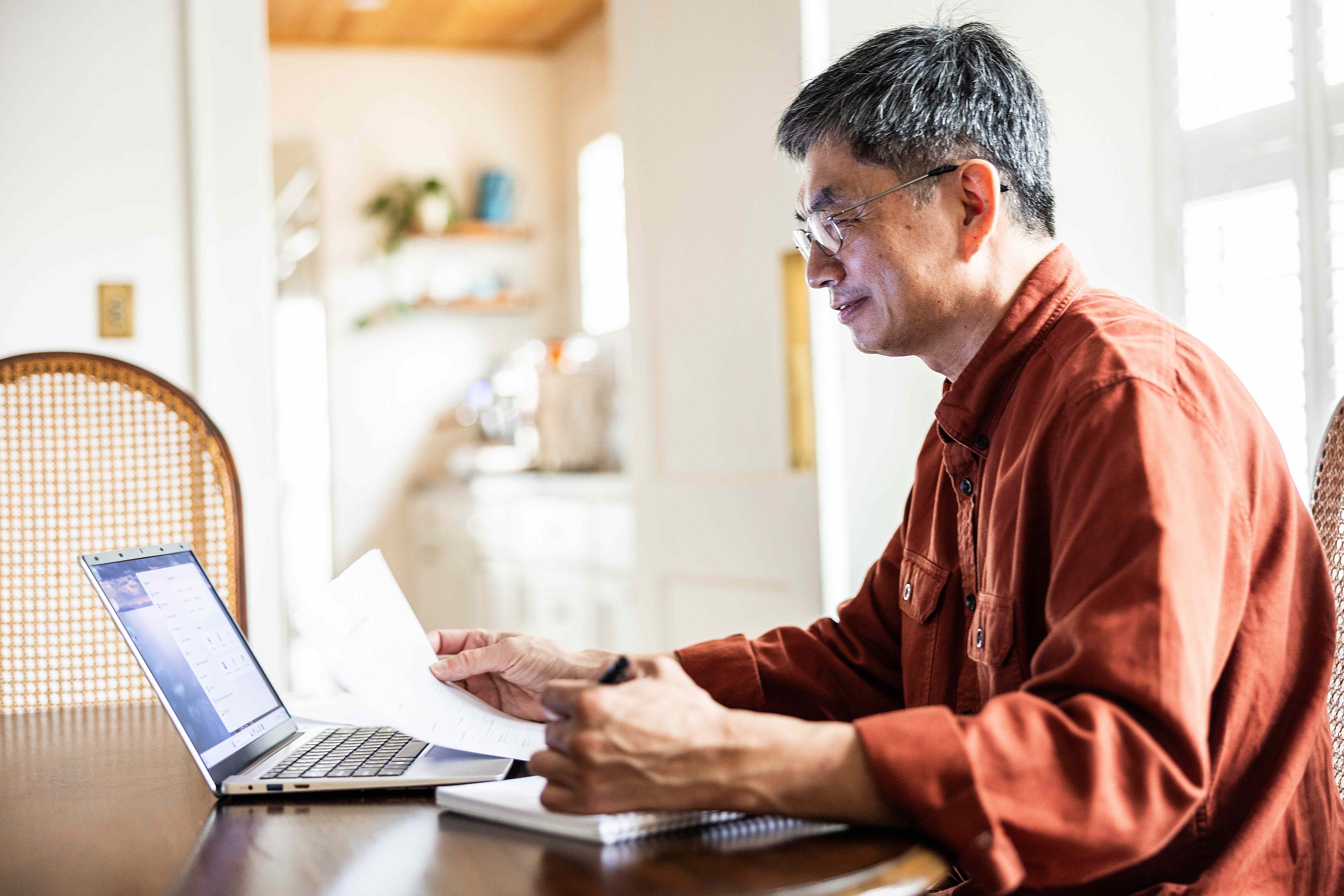 How Many People Have Roth IRAs? A Look at Survey Data and IRS Contribution Figures