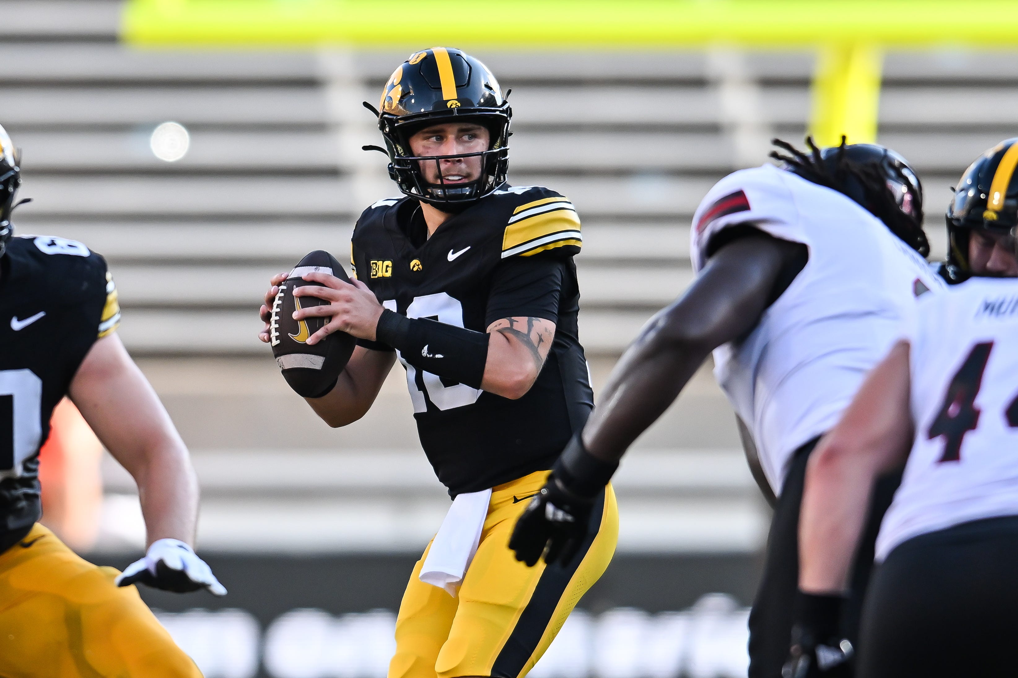 New Photo - Big Ten quarterbacks ranked by ESPN's Total QBR after Week 1 in CFB