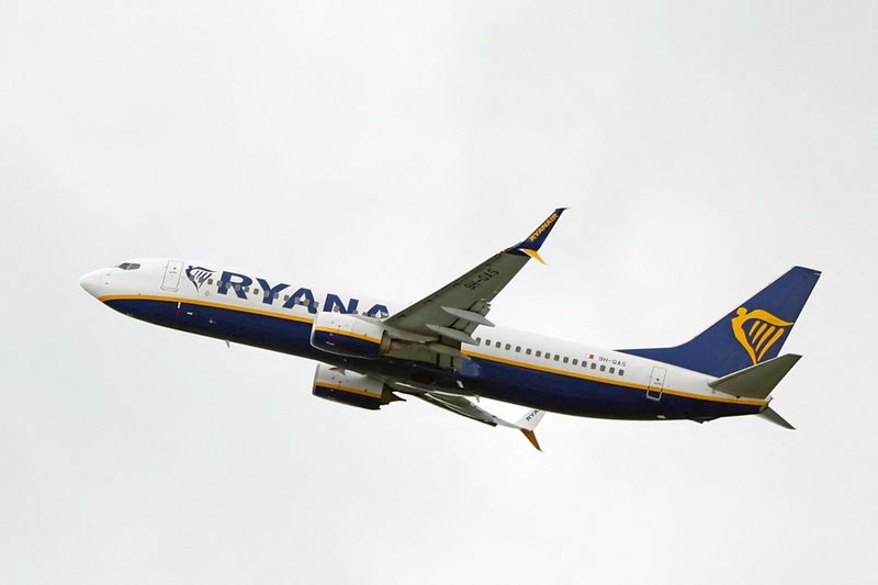 Wizz Air, Ryanair call for NATS overhaul after UK flight disruption