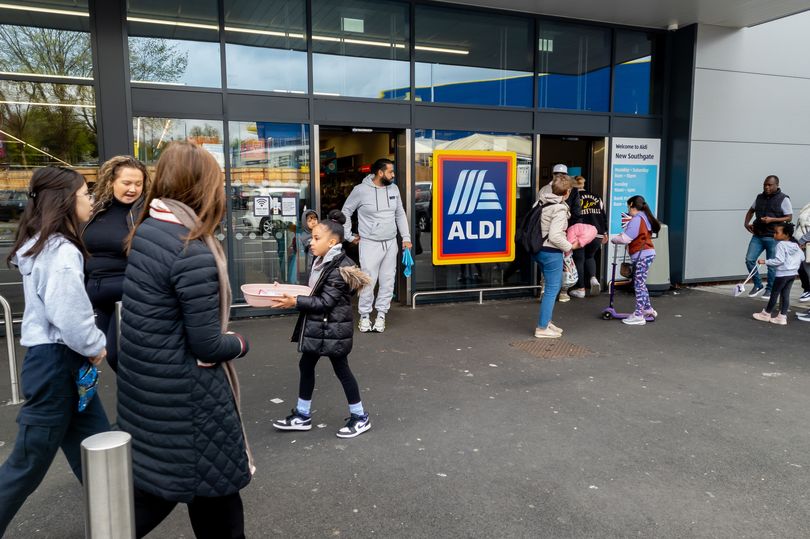 New Aldi £3 decor 'adds glow to homes' similar to £9 IKEA and £35 Next
