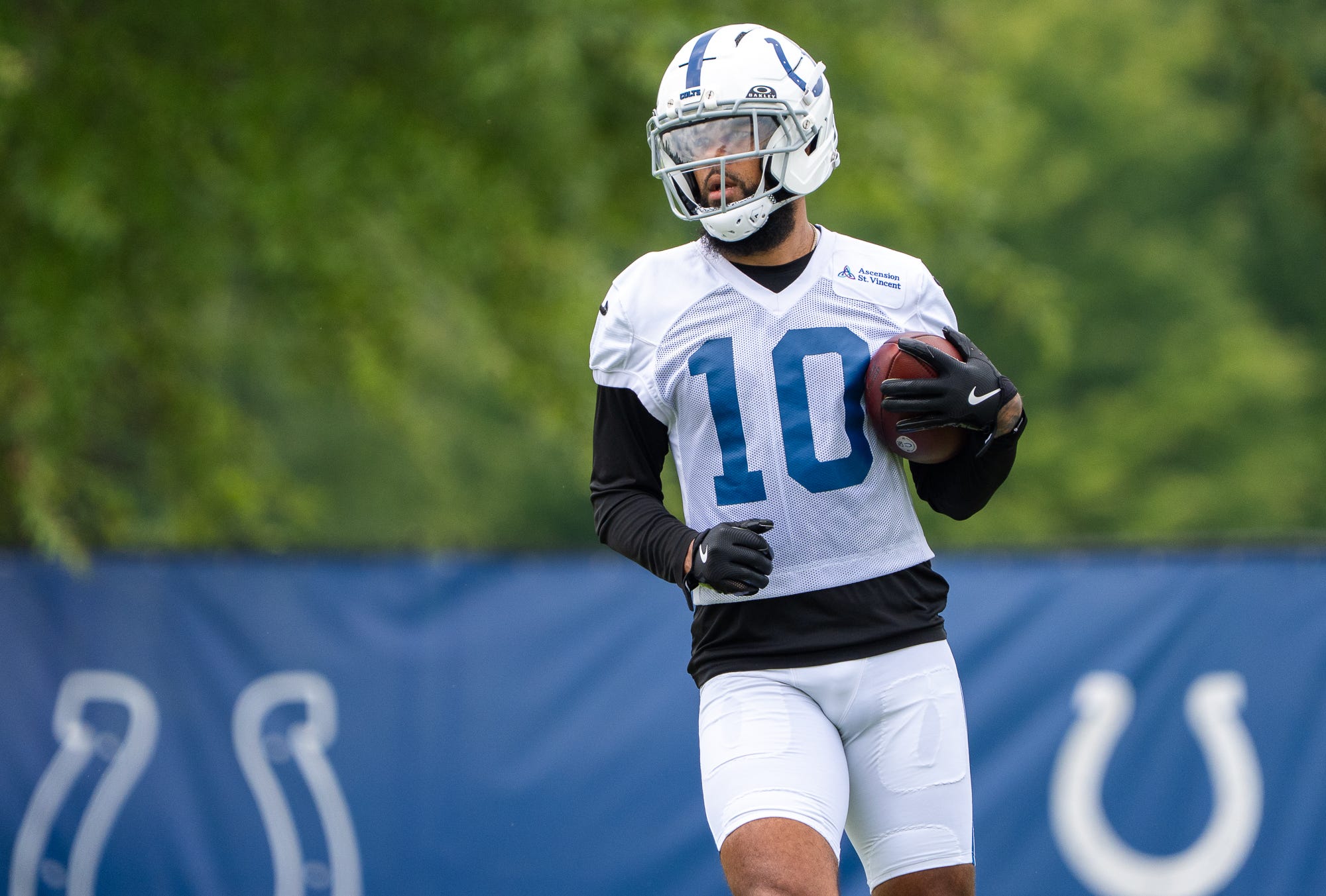 Keenan Allen reveals jersey number with Colts for 2026 season