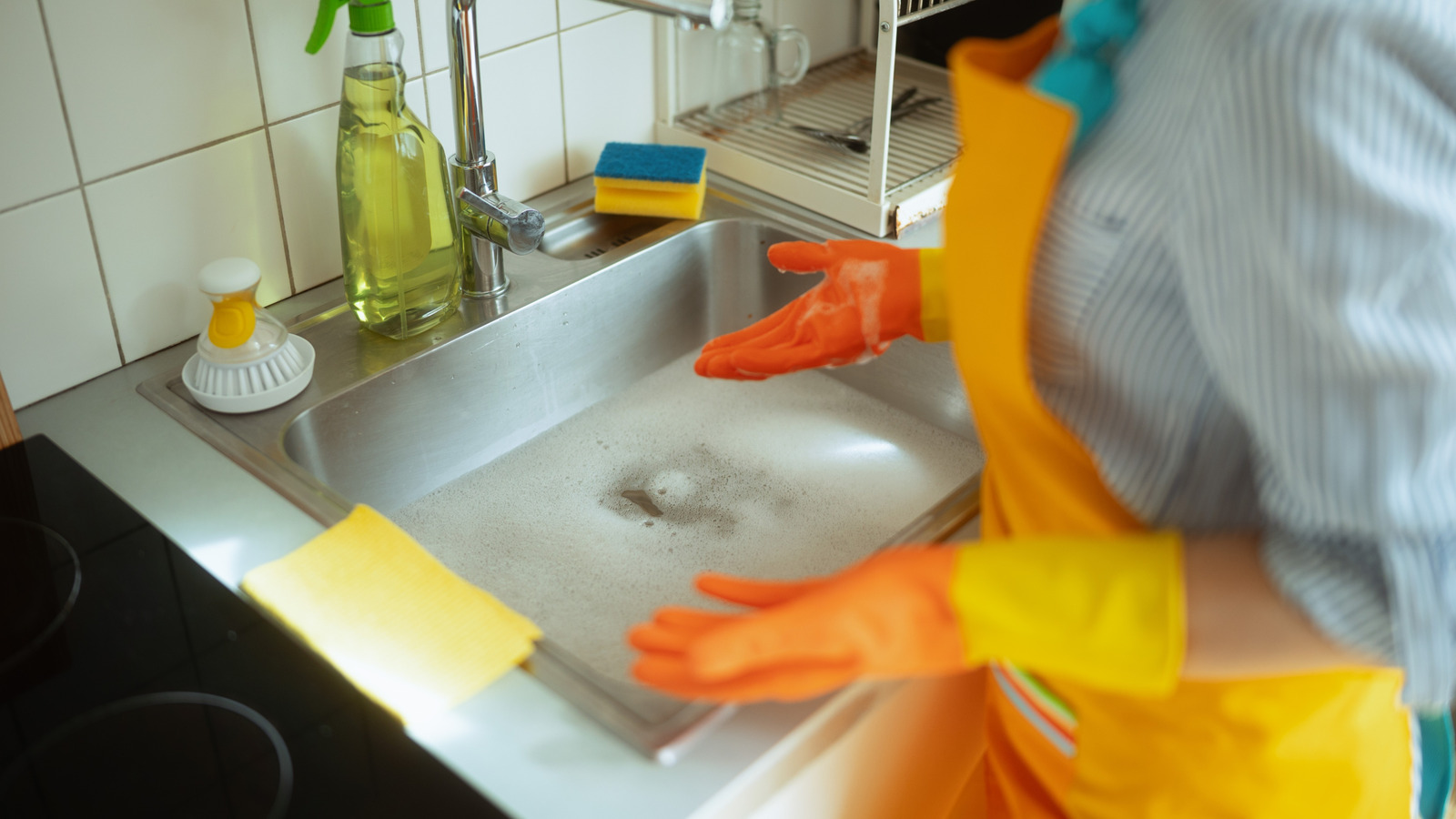 Ditch The Vinegar: Here's A Better Natural Solution To Unclog Your Drain