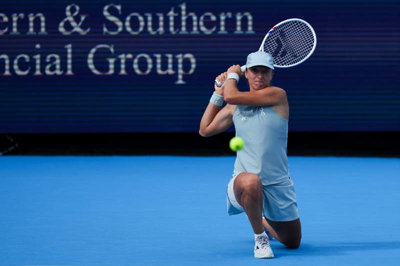 “This Really Hurts” – Fans Heartbroken As Iga Swiatek Suffers Disappointing US Open Loss To Zheng Qinwen