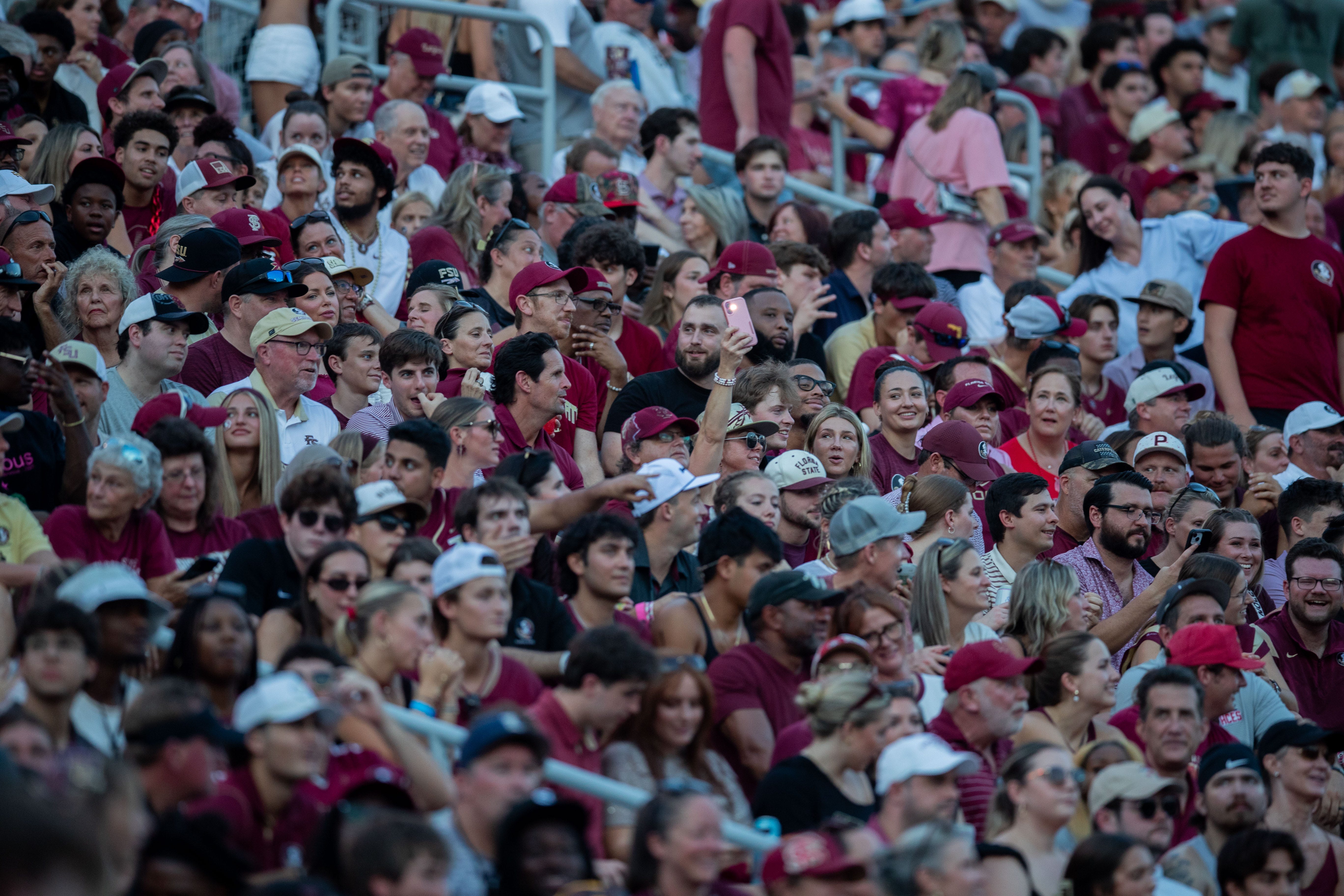 State Power Sign 'Pay your power bill': College football reacts as Florida State-SMU ...