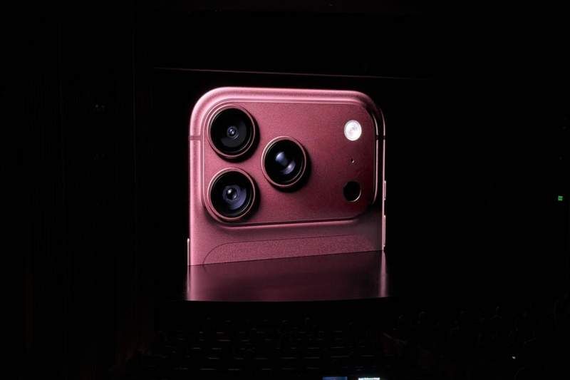iPhone 18 Pro and 18 Pro Max Come In Burgundy and Have a Variable Aperture for the Camera