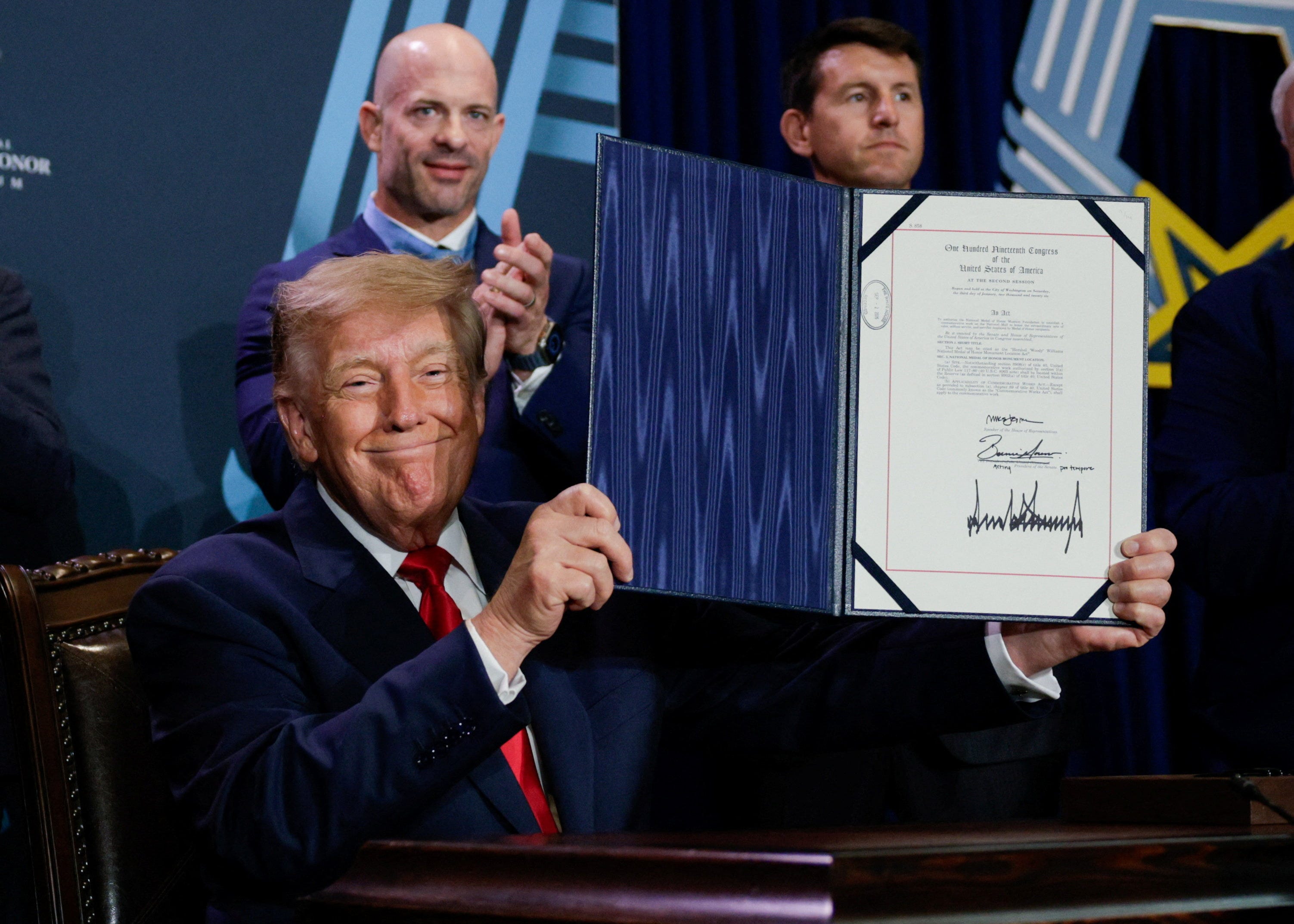 Trump signs bill establishing DC Medal of Honor monument