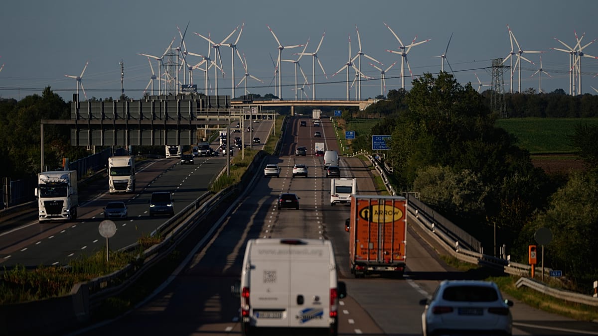 Brussels prepares post-2030 renewable overhaul as grids struggle to keep up