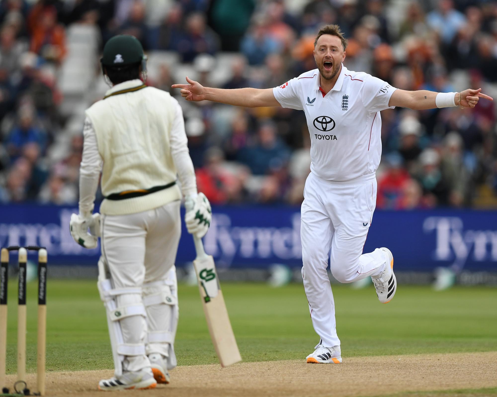 Ollie Robinson's feats against Pakistan have still to convince England's old guard