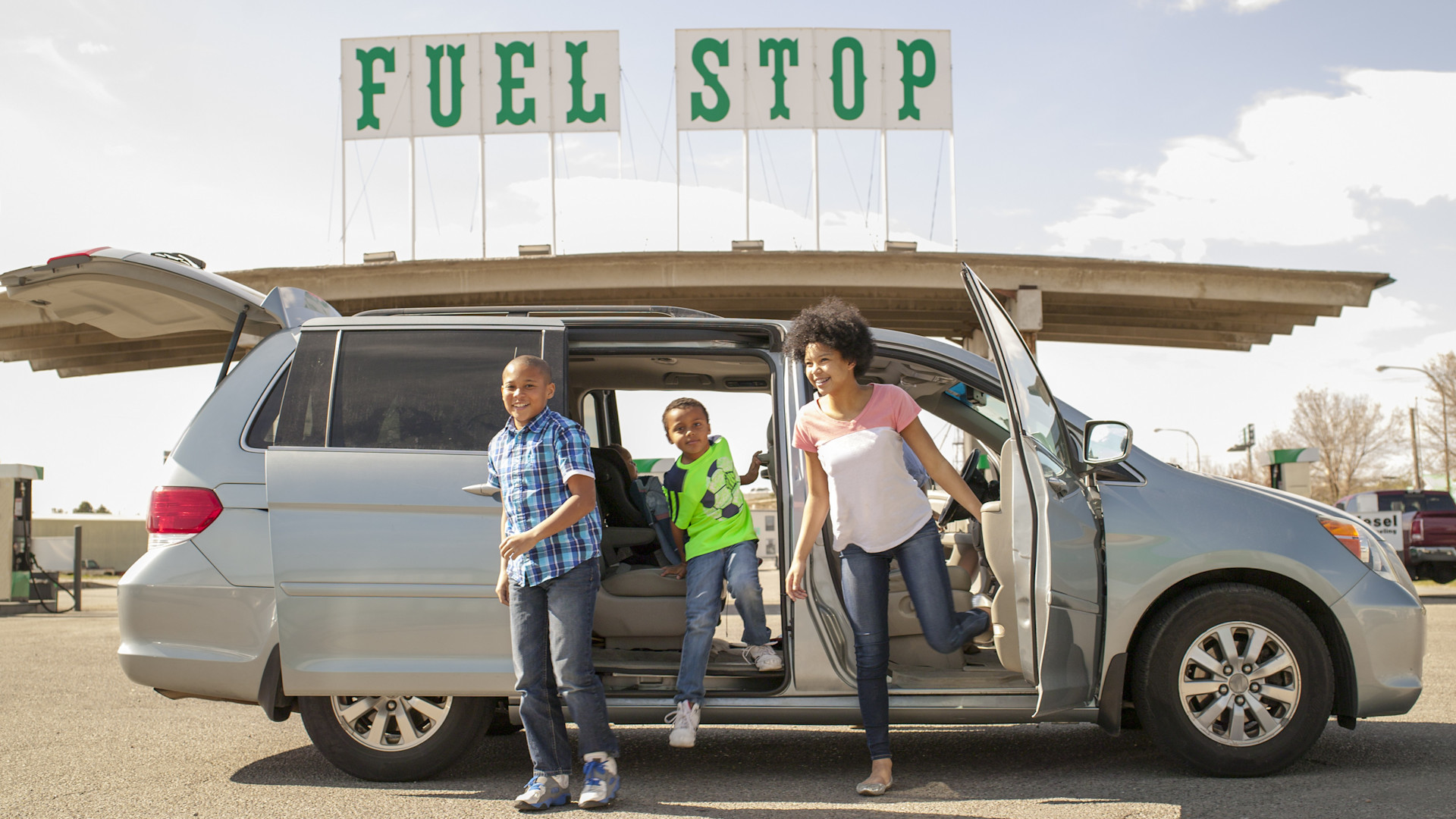 3 Financial Reasons To Buy a Minivan Instead of an SUV