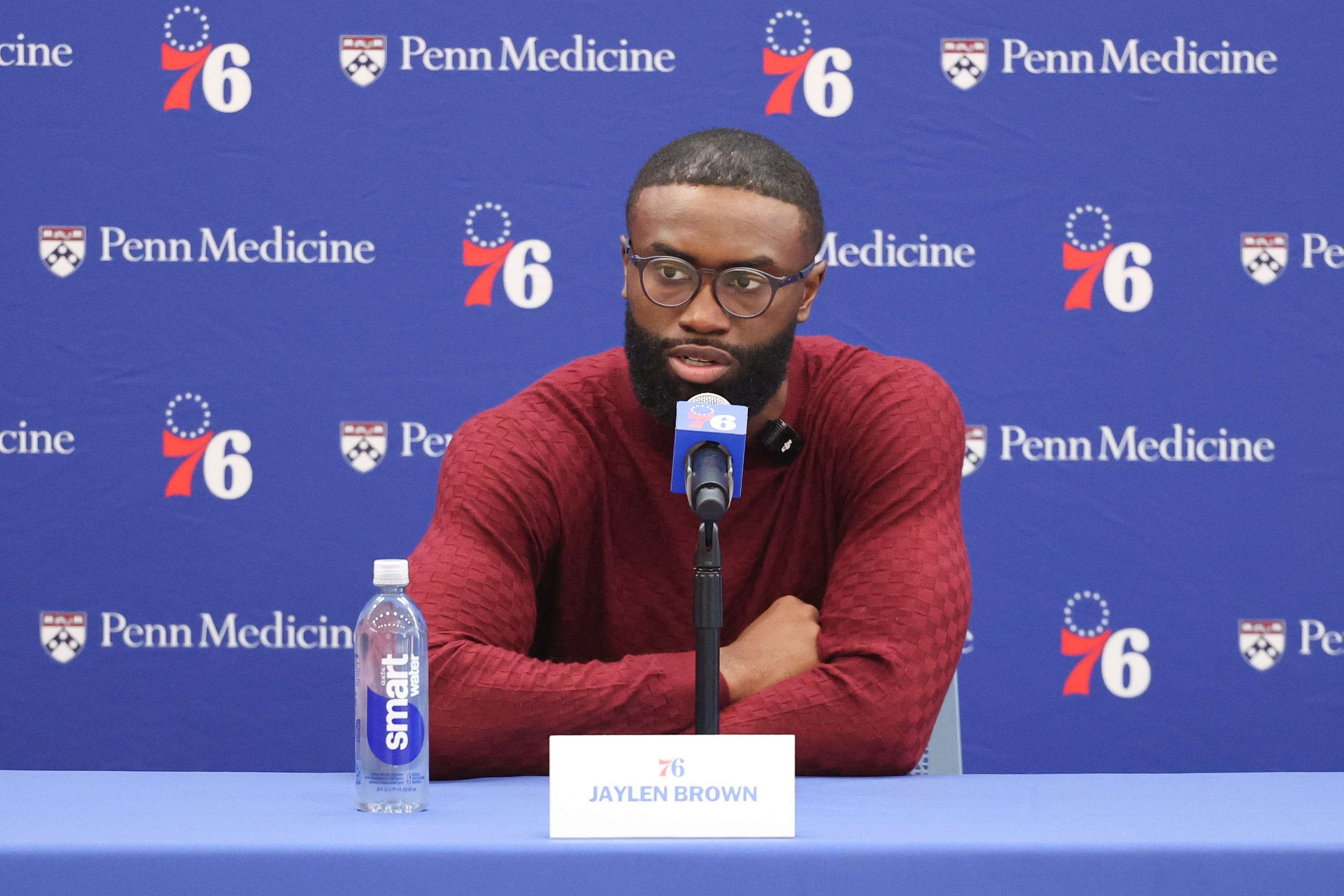 Sixers star Jaylen Brown partakes in boxing match while in Nigeria
