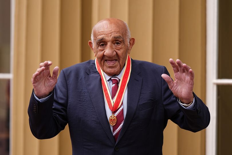 Sir Billy Boston funeral sees thousands line Wigan streets to say goodbye to rugby league legend who 'broke barriers'