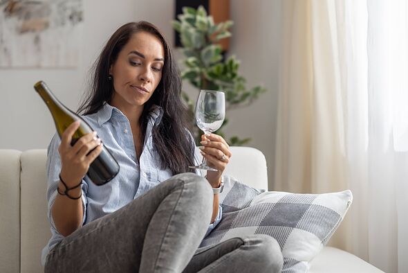 Brain expert sends warning to anyone who drinks wine to feel less stressed