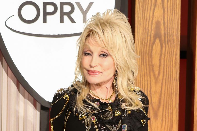 Dolly Parton 'got on to' sister Frieda and told her to 'pipe it down' after plea to her fans