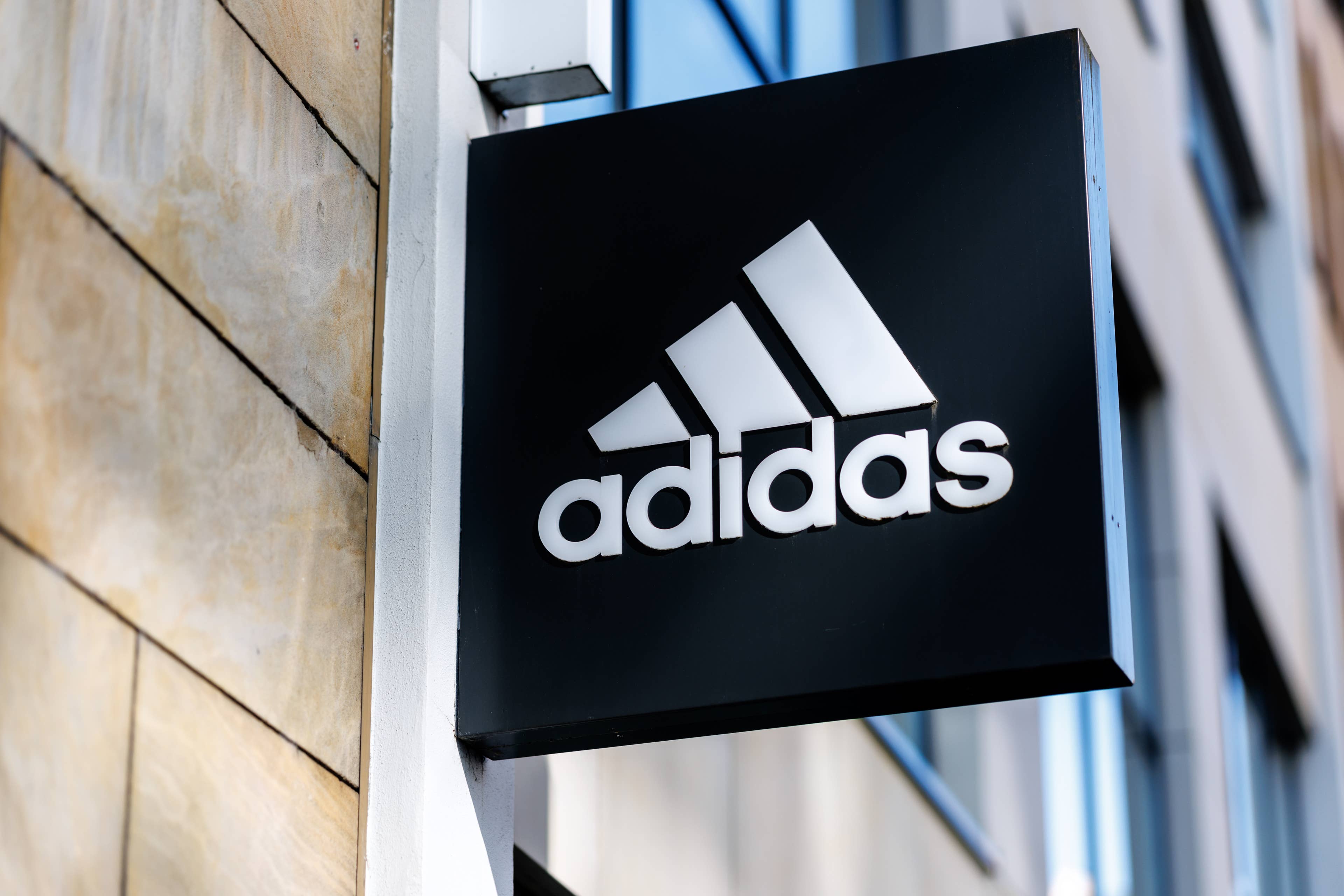 Adidas’ $22 Running Shoes Are So Comfortable for Long Walks - AOL