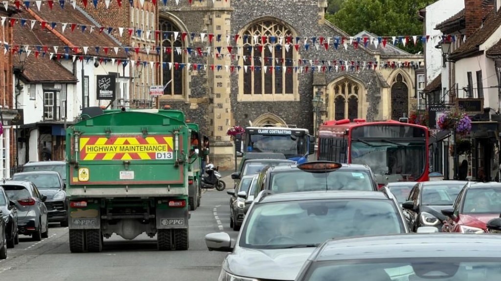 Plans to stop HGV 'short-cut' through town