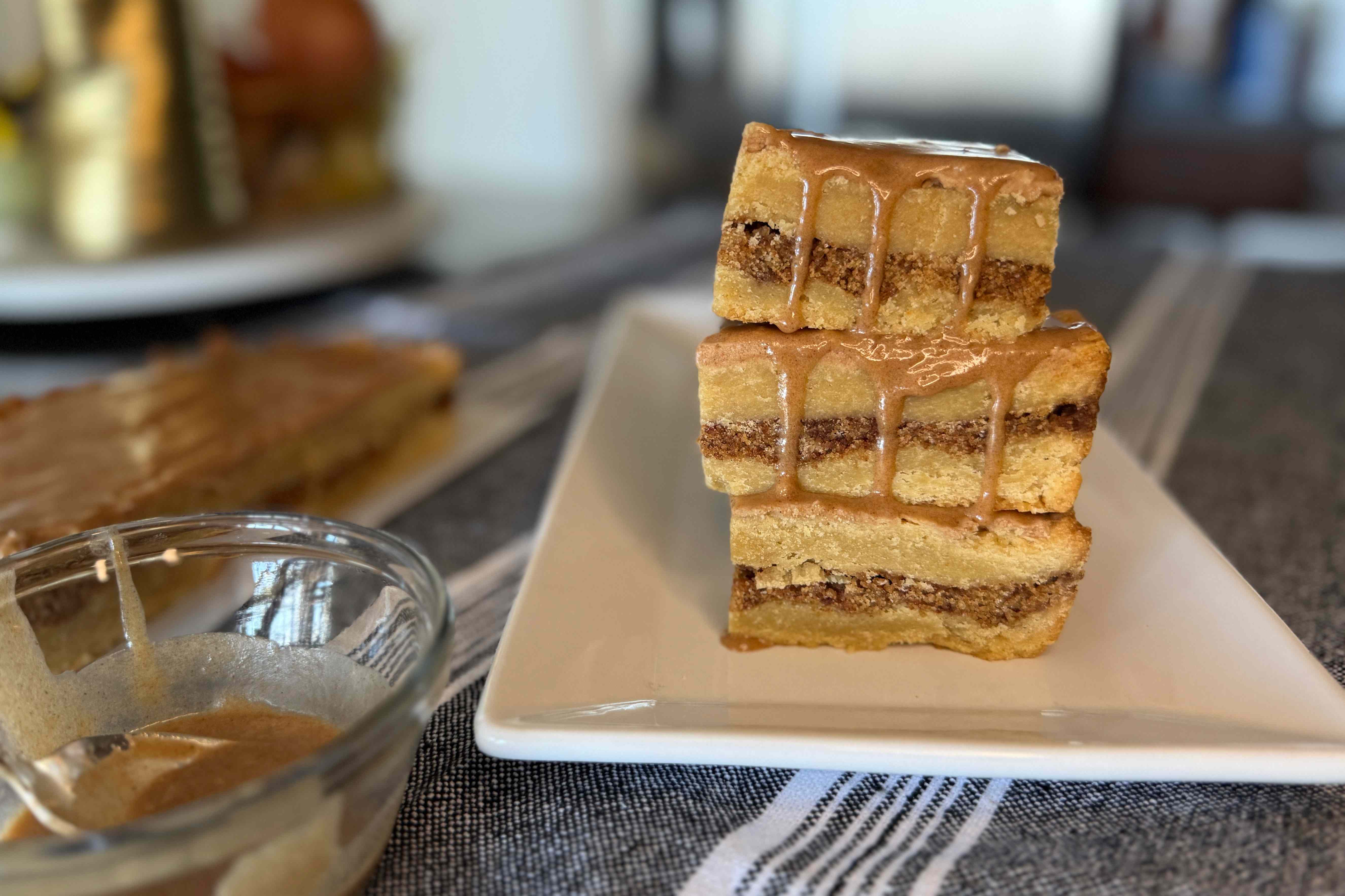 These Buttery Brown Sugar-Cinnamon Bars Taste Like Something Grandma Would Have Served With Coffee