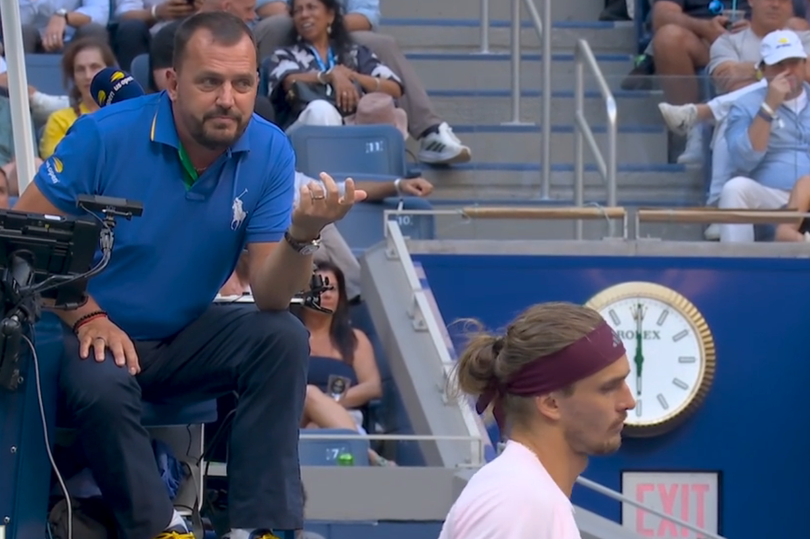Alexander Zverev halts semifinal play to make bizarre complaint to US Open umpire