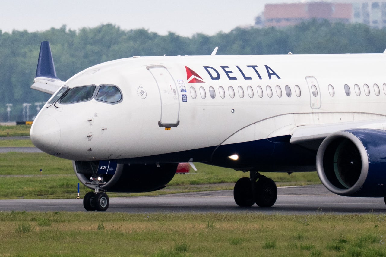 Delta In Science Delta flight plunged 27,000 feet in just 10 minutes after ...