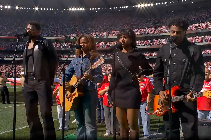 National anthem 'massacred' by New York band before 49ers-Rams