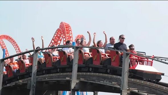Iconic theme park ride closes forever after 32 years with 'proper send-off'