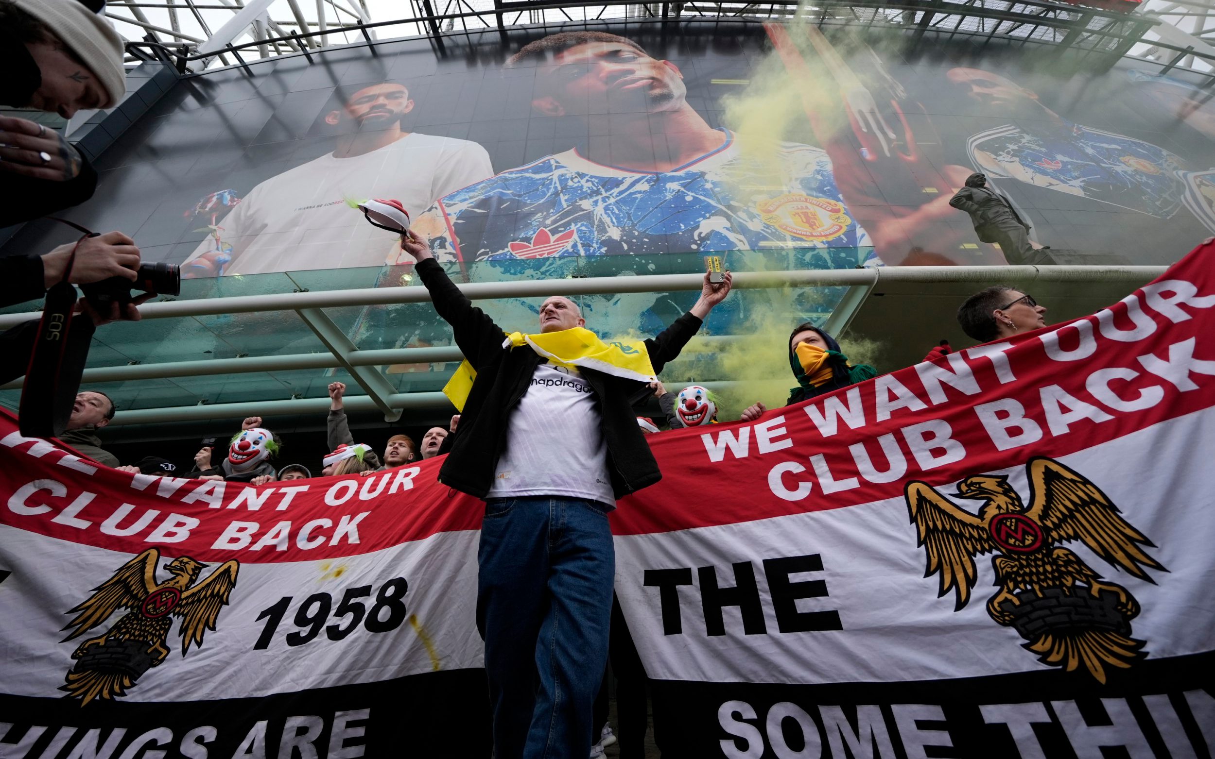 United strip 685 fans of season tickets in clampdown on touting