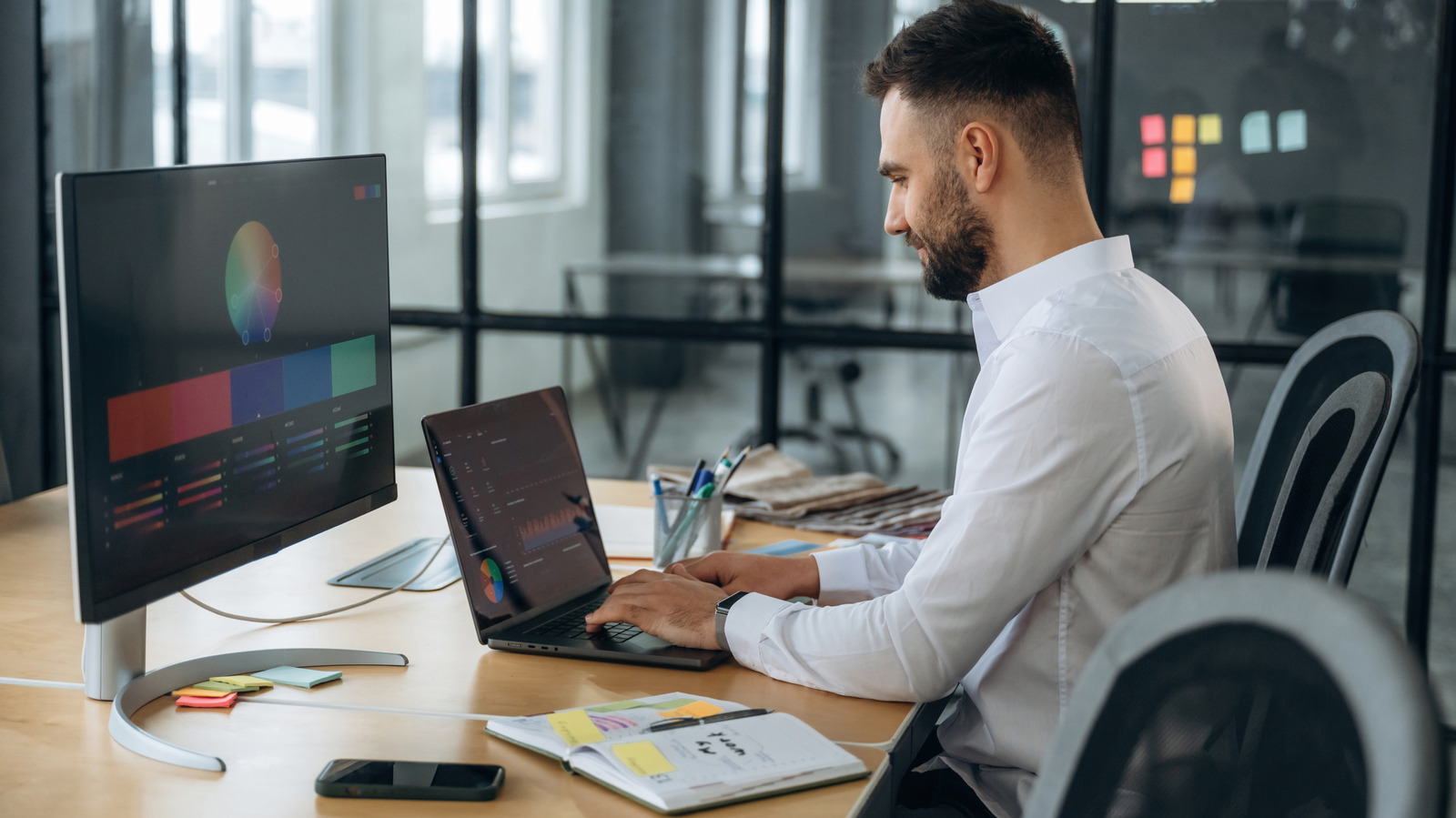 Here's What The USB Port On Your Computer Monitor Is For