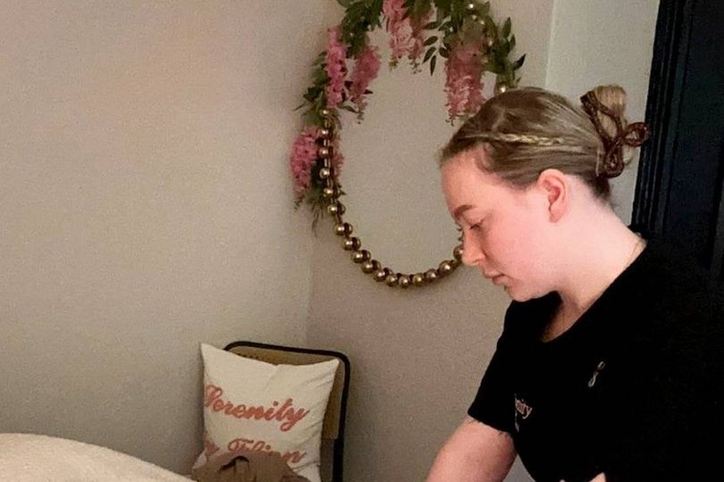 Read sick messages sent to female masseuse by wannabe clients as she's forced to install rape alarm