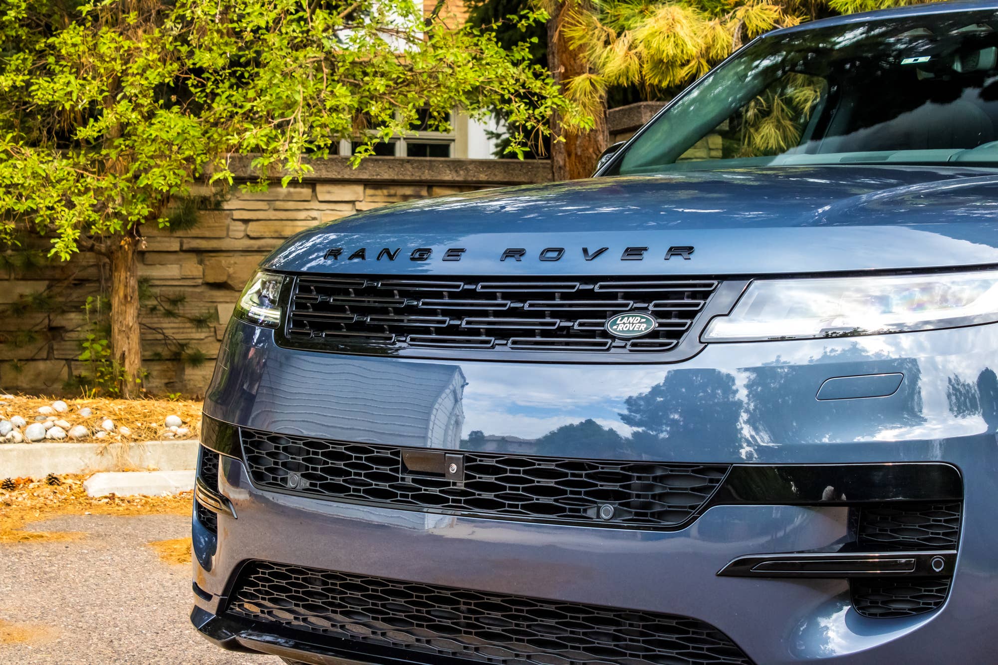 Range Rover's Response to Chinese Brands Is to Go Upmarket, Not Chase Volume - AOL