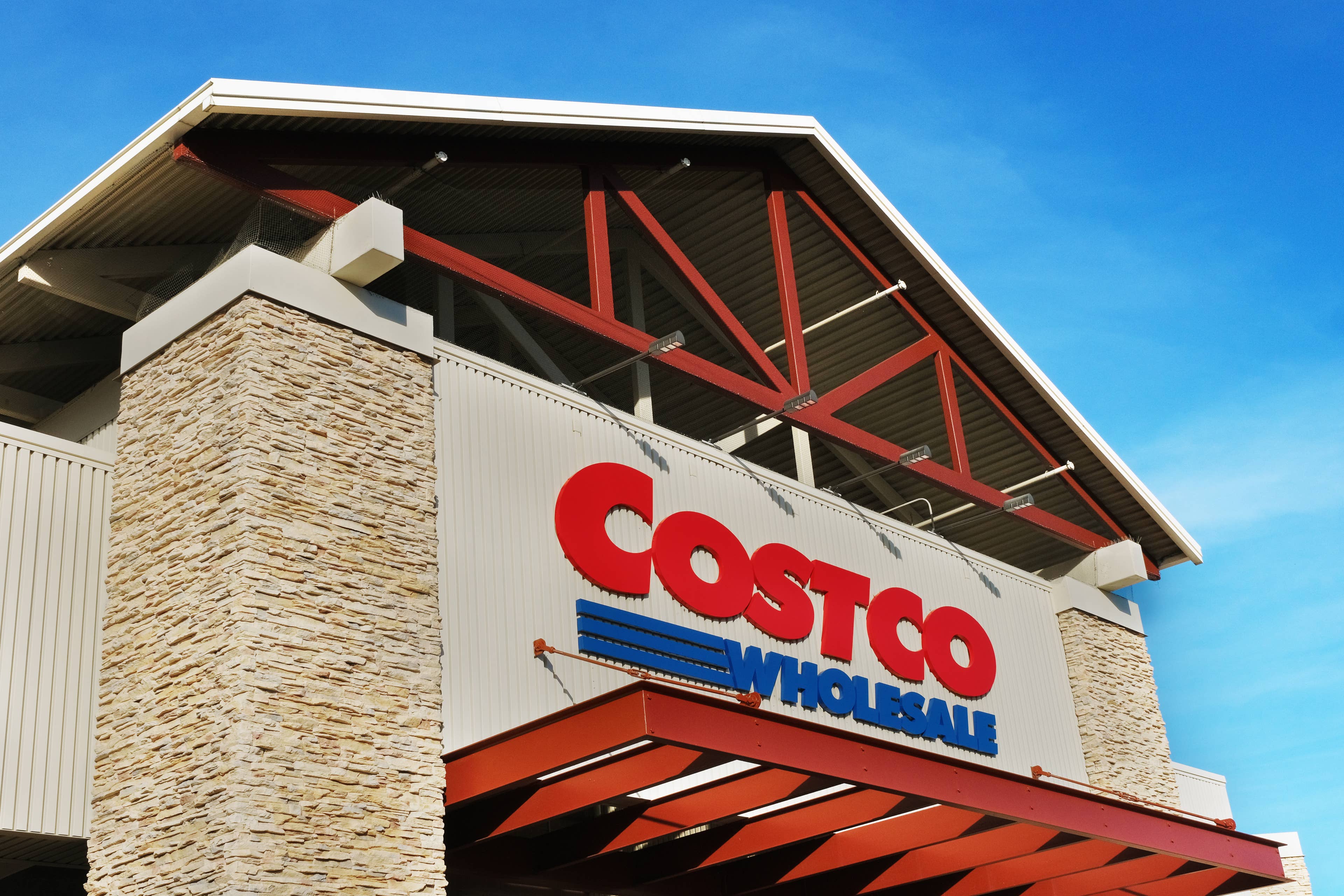 Makeup Artist Reveals $30 Costco Eyeliner That Outperforms $68 Luxury Option