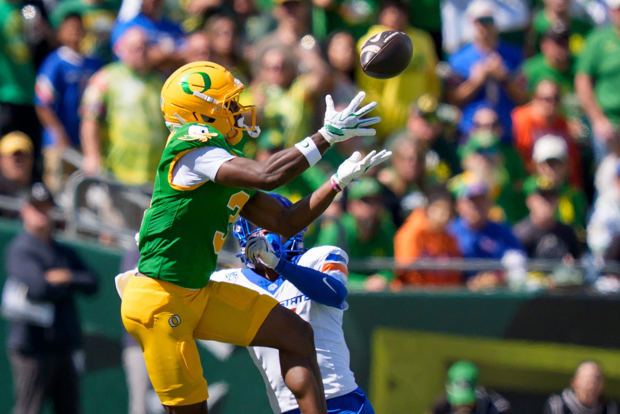 Jeremiah McClellan of Oregon could be a real problem for USC