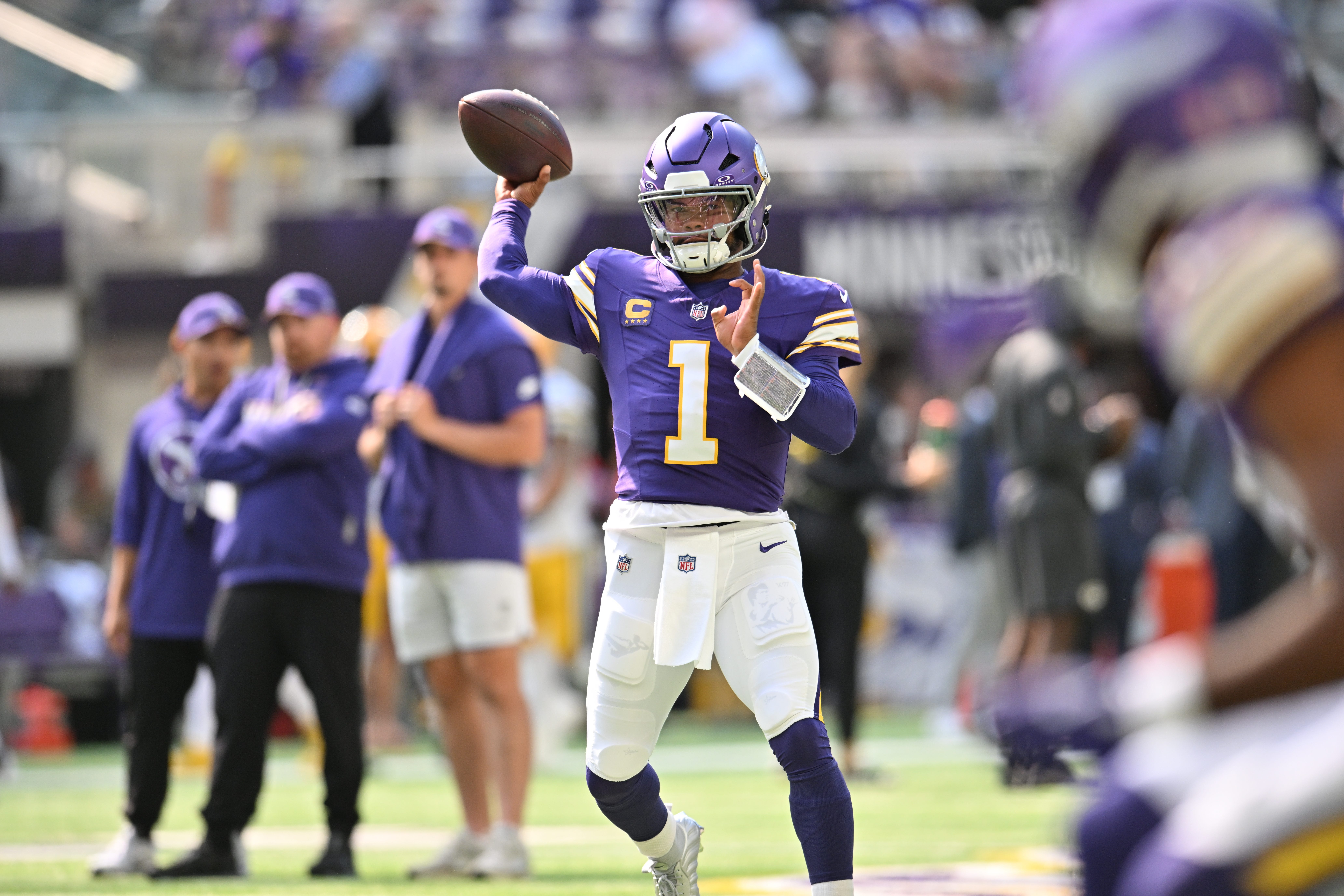 New Photo - Ex-Cards QB Kyler Murray takes a hard hit, out of Vikings-Packers game