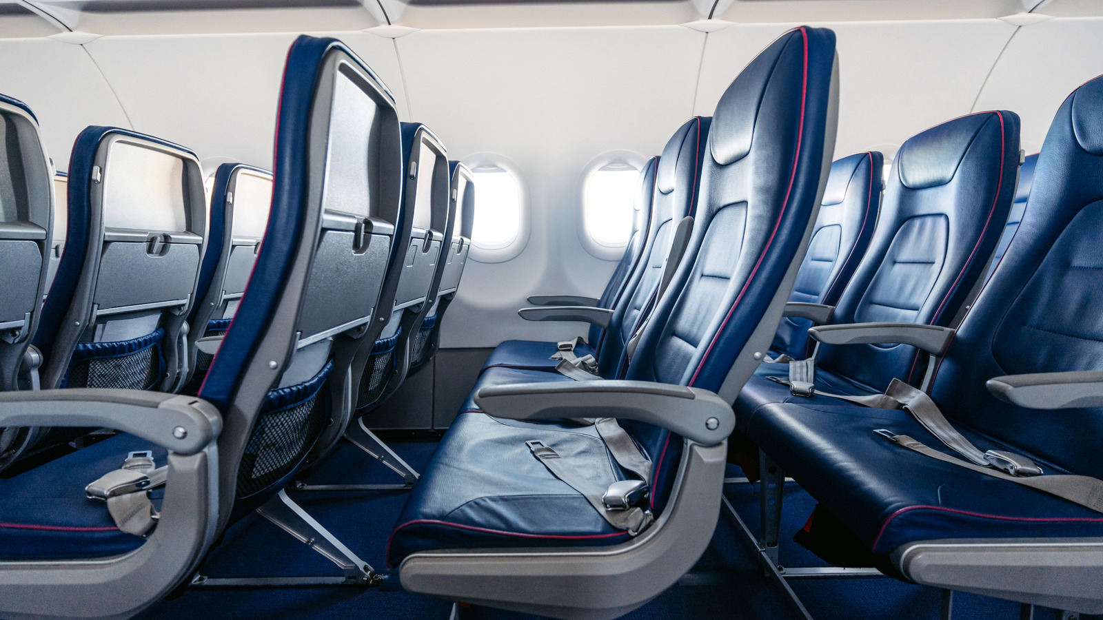 How To Choose The Best Seat On A Plane When You Need To Lock In And Work