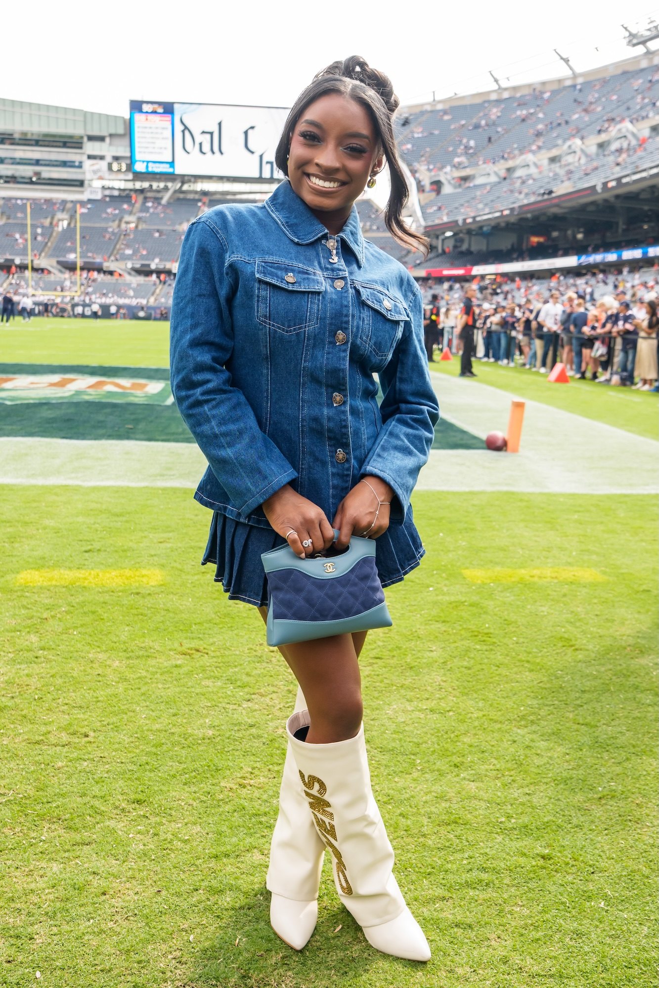 Simone Biles Always Dresses to Impress on the NFL Sidelines: Her Chicest Game Day Outfits - AOL