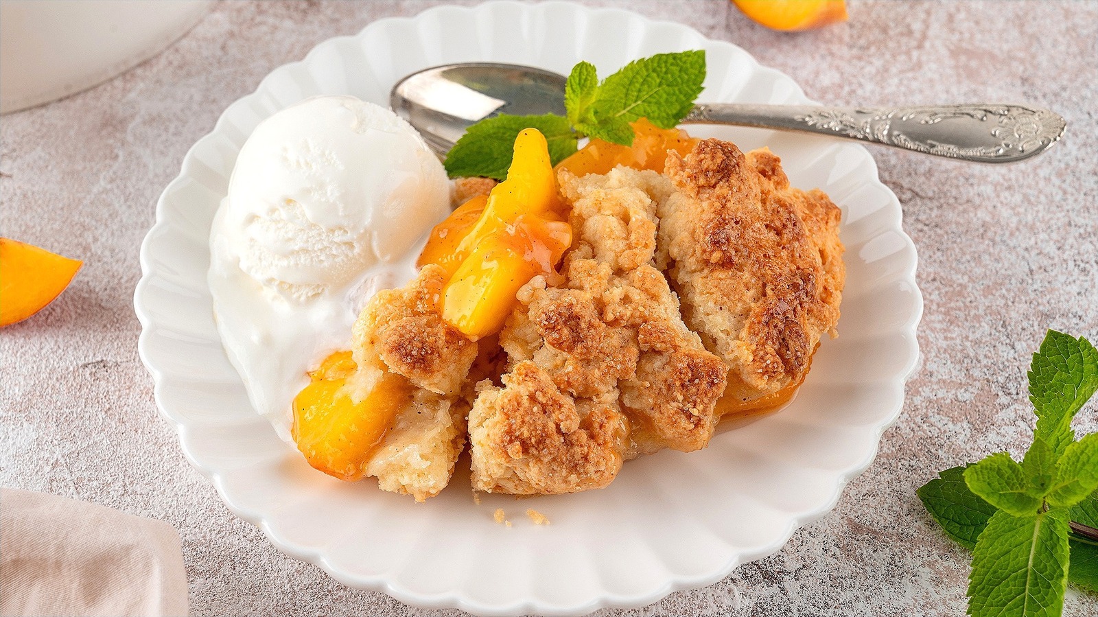 The Secret To Turning Canned Fruit Into Cobbler-Worthy Filling