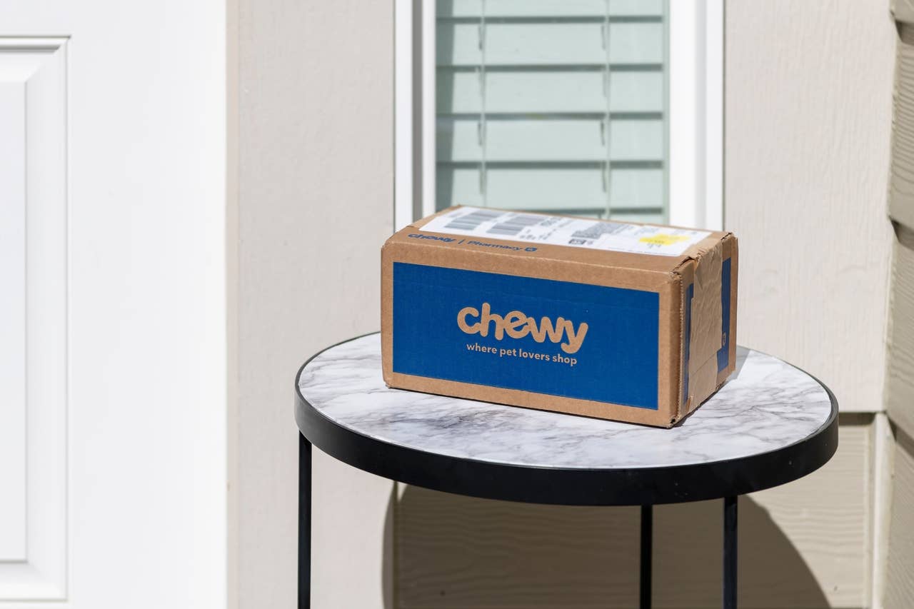 Chewy's Minimalist Cat Tree Is Giving Designer Furniture Without the Price Tag
