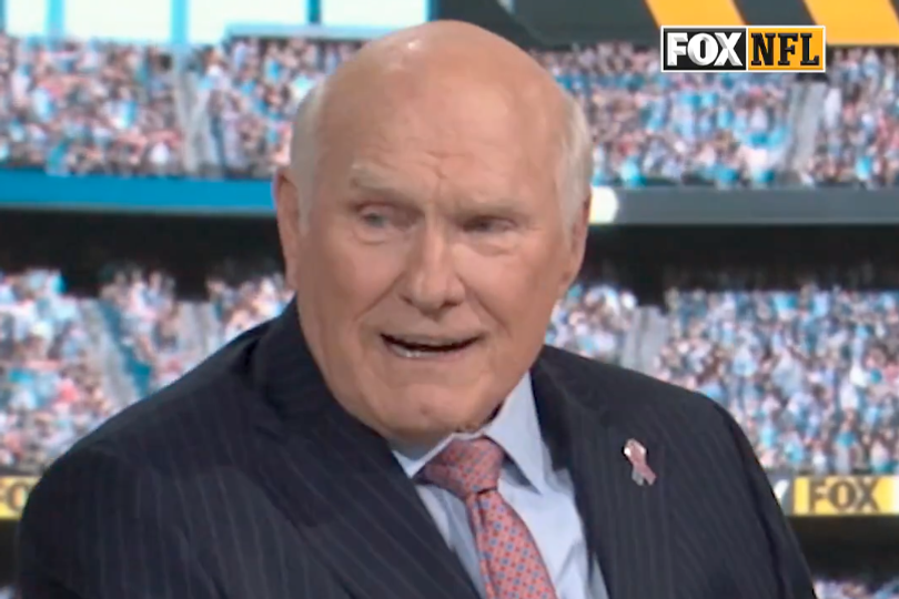 Terry Bradshaw says quiet part out loud live on FOX as Howie Long left red-faced