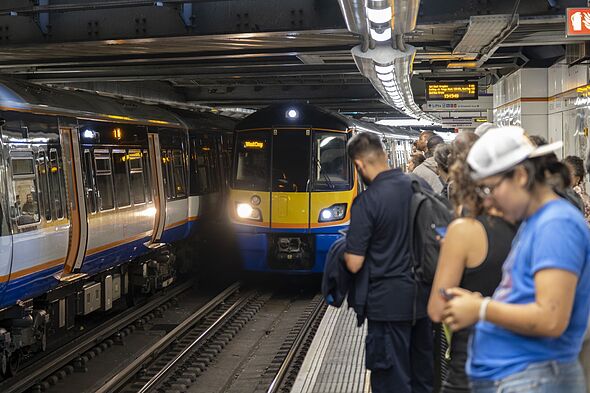 Hundreds of families to get free rail travel for one weekend only - AOL