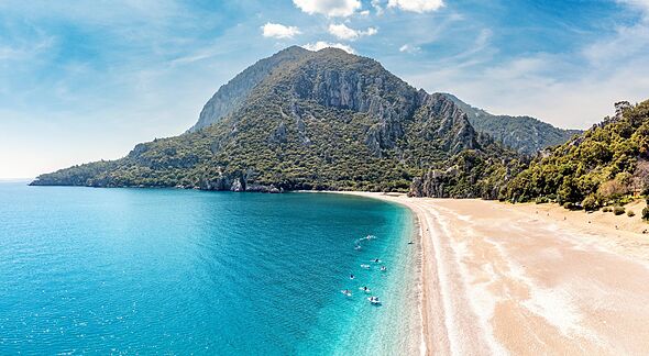 Beautiful city that's 'hottest place in Europe' in September has white sandy beaches