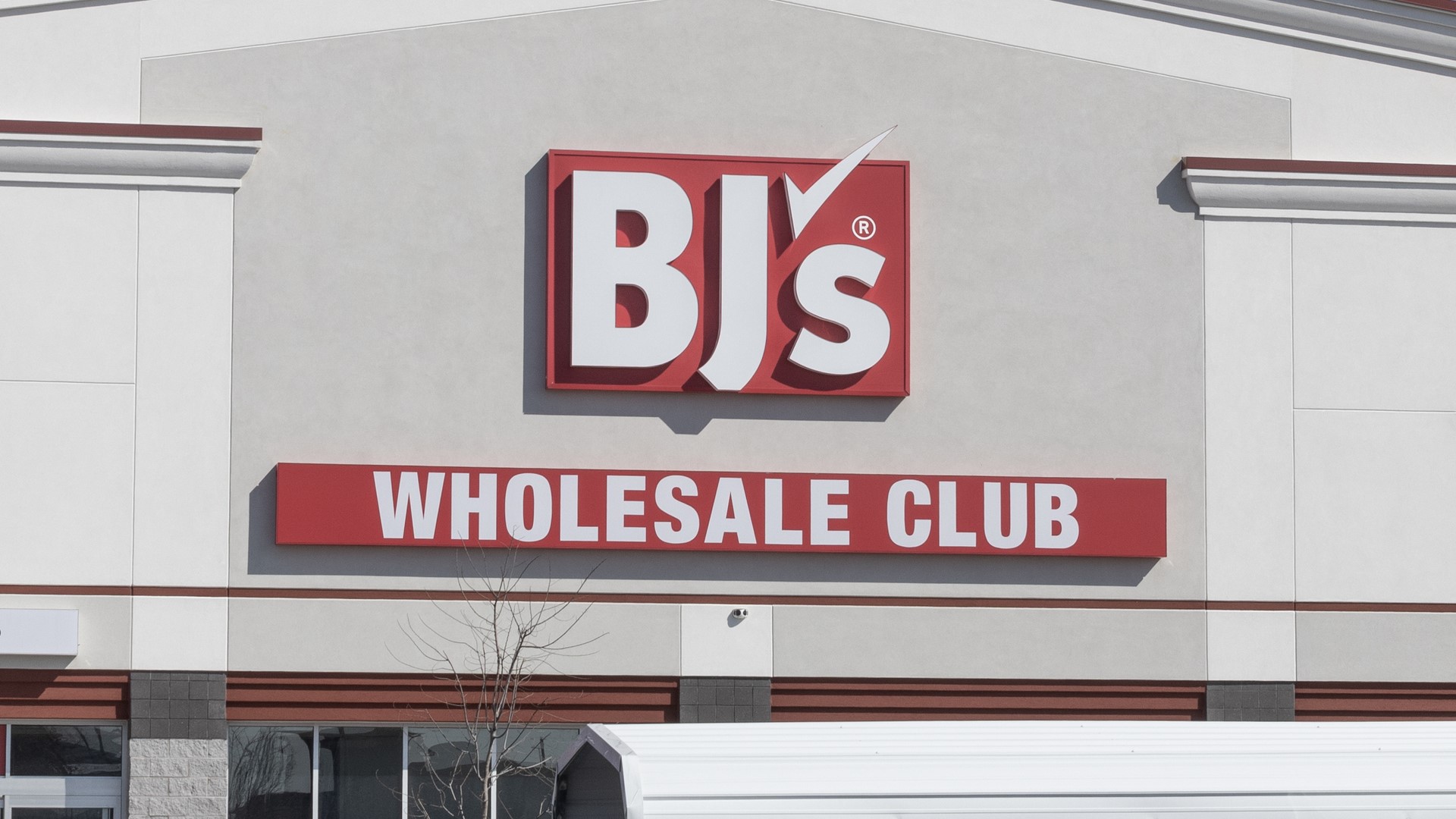 10 BJ's Wholesale Club Deals Worth Stocking Up on Before Fall