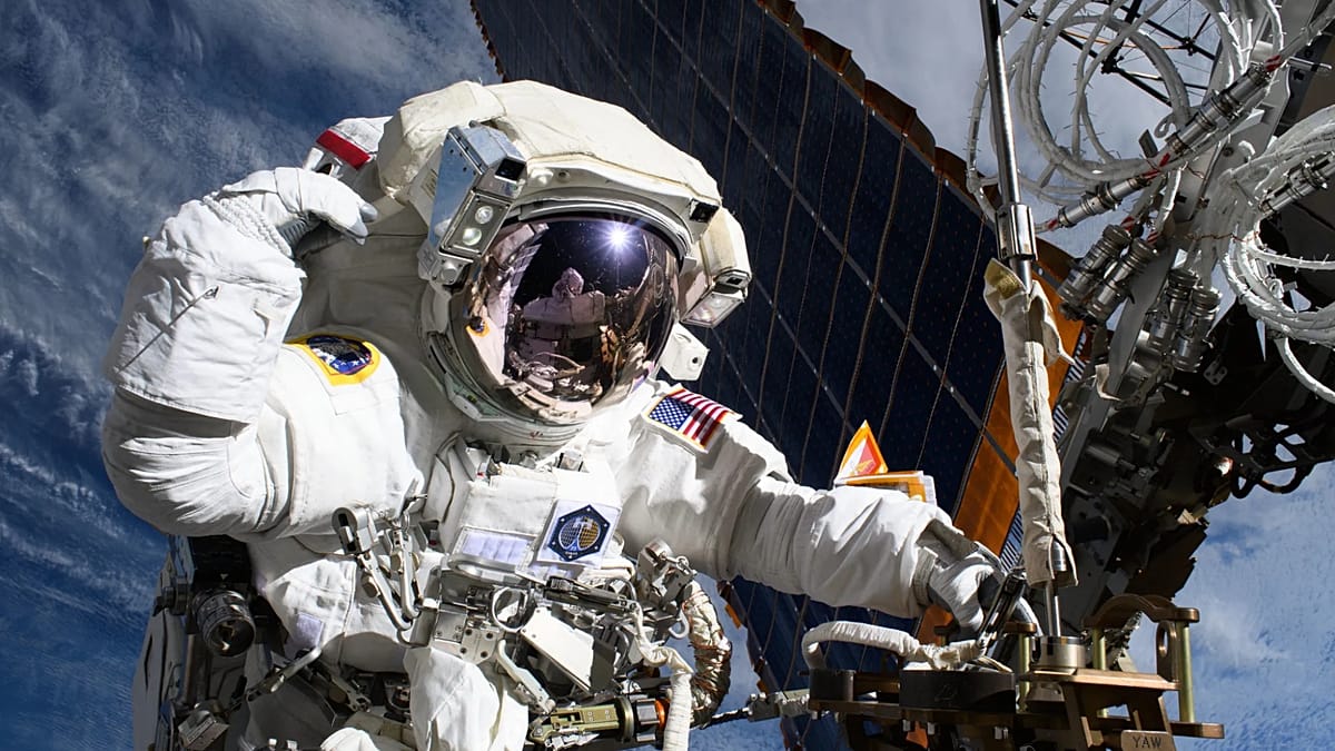 Could astronauts get cataract surgery on Mars? Scientists test eye implants in space