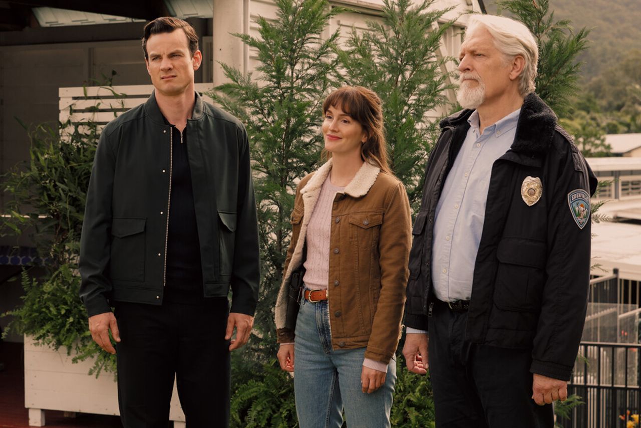 لوك كوك في دور هنري، ولايتون ميستر في دور لو وكلانسي براون في دور بيج هانك في فيلم Good Cop/Bad Cop'Credit: Vince Valitutti/Future Shack Entertainment
