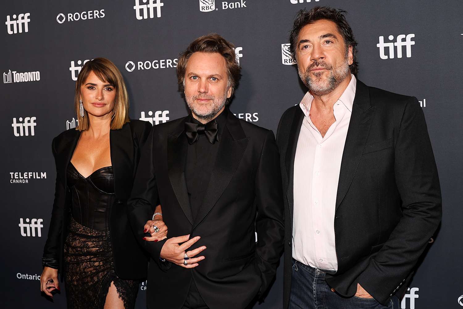 Penélope Cruz and Javier Bardem Turn the Toronto Film Festival into a Stylish Date Night at the “Bunker” Premiere