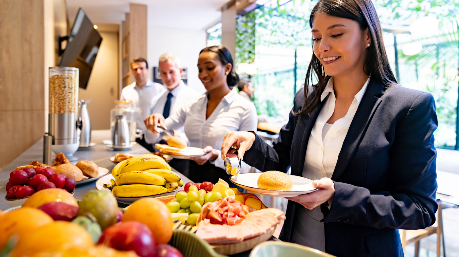 Is It Possible To Get A Free Hotel Breakfast Without Being A Guest?